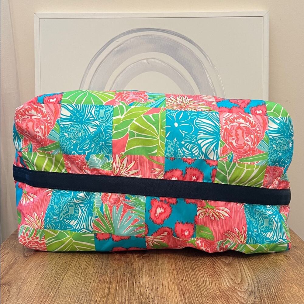 LeSportSac x Lilly Pulitzer Weekender Duffle Bag in Purrrfect Patch - Picture 6 of 15